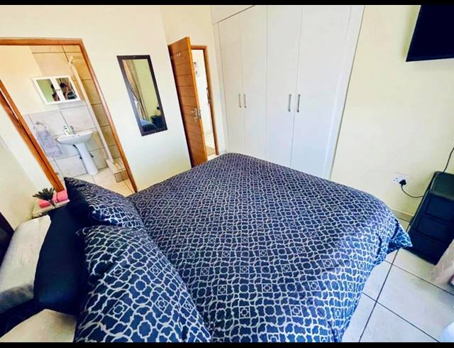 2 BEDROOM TOWNHOUSE FOR SALE IN SOUTH CREST